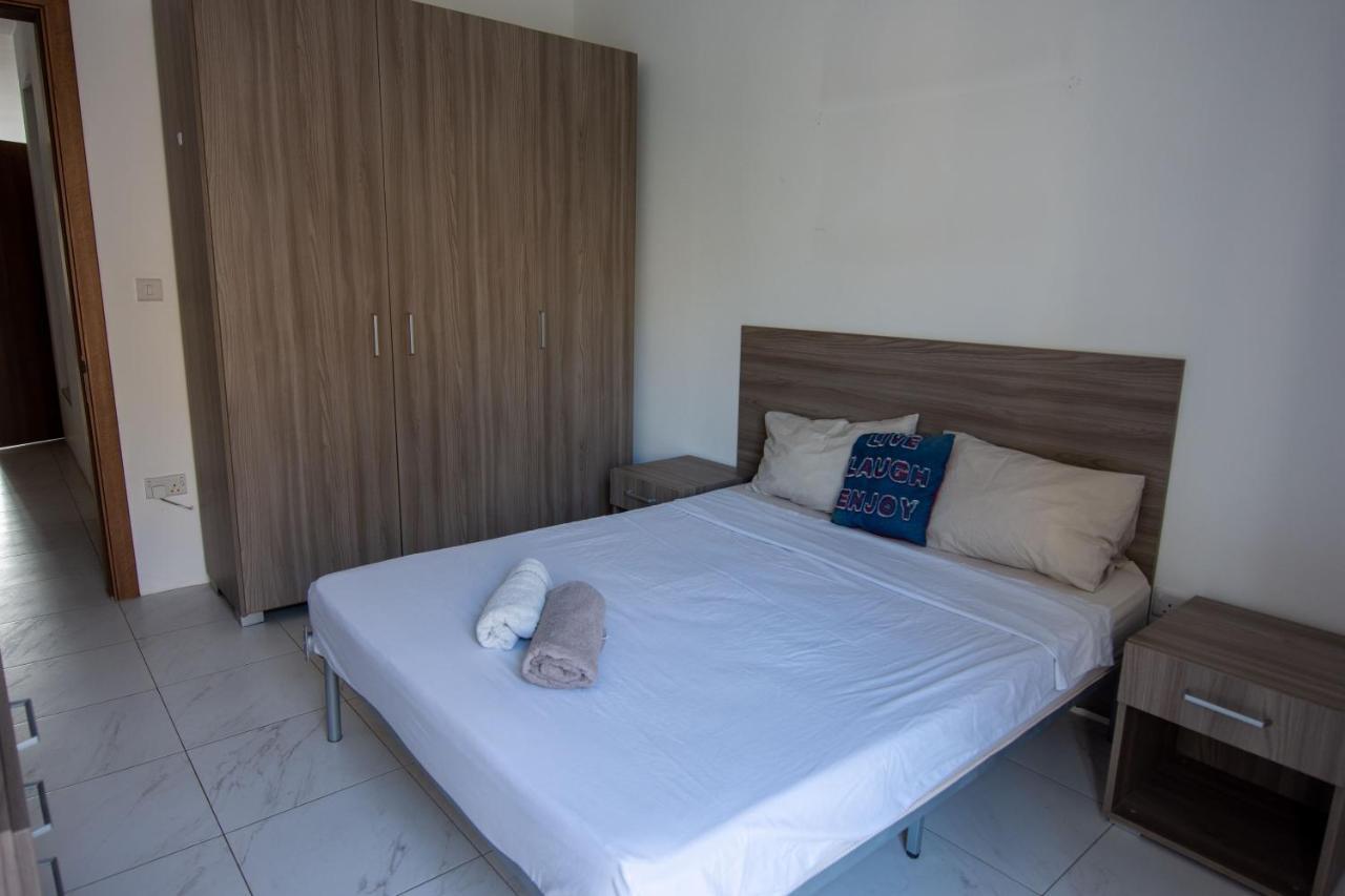 Seafront Room Msida Buitenkant foto
