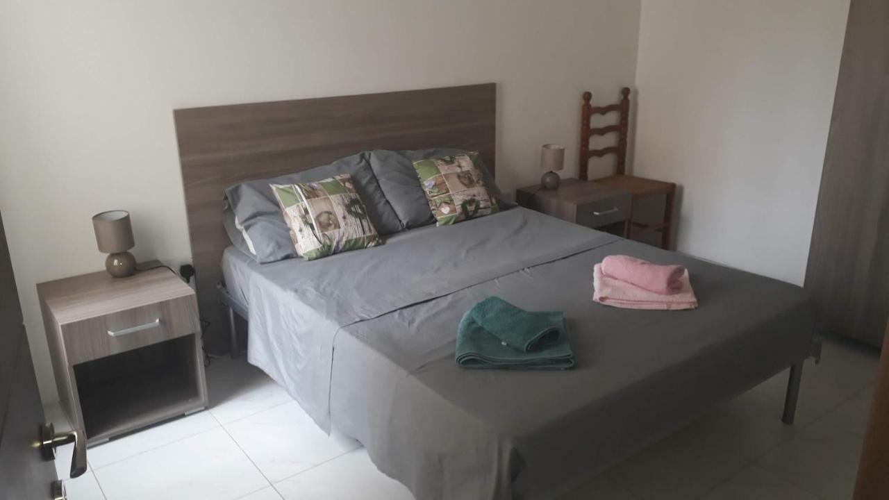 Seafront Room Msida Buitenkant foto